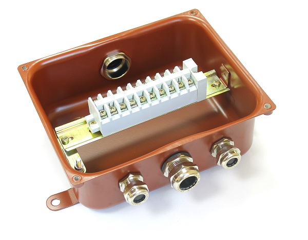 Коробка клеммная У614 - ООО ”ЗАВОД УКРМАШПРОМ”