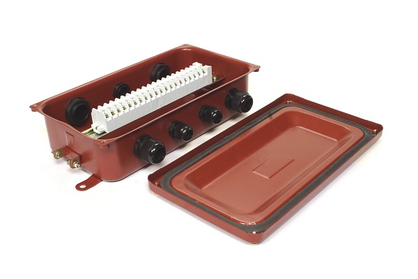 Коробка клеммная У615 - ООО ”ЗАВОД УКРМАШПРОМ”